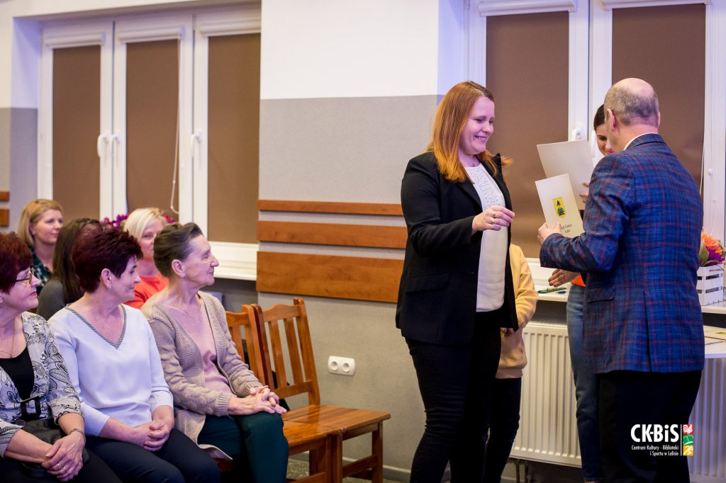 Dzień Kobiet w Lelisie. Był koncert i ciekawa wystawa [05.03.2022] - zdjęcie #1 - eOstroleka.pl