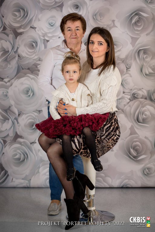 „Pokoleniowy Portret Kobiety 2022” – podsumowanie akcji [8.03.2022] - zdjęcie #36 - eOstroleka.pl