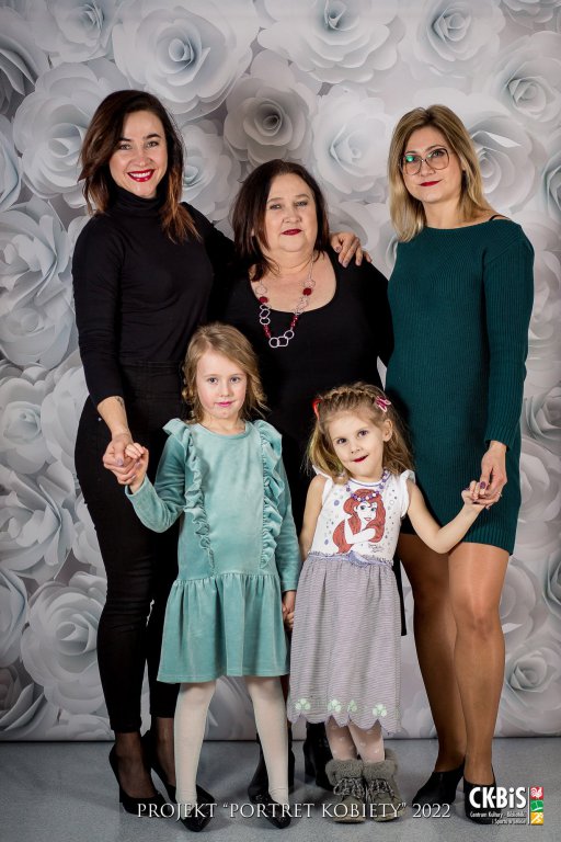 „Pokoleniowy Portret Kobiety 2022” – podsumowanie akcji [8.03.2022] - zdjęcie #19 - eOstroleka.pl