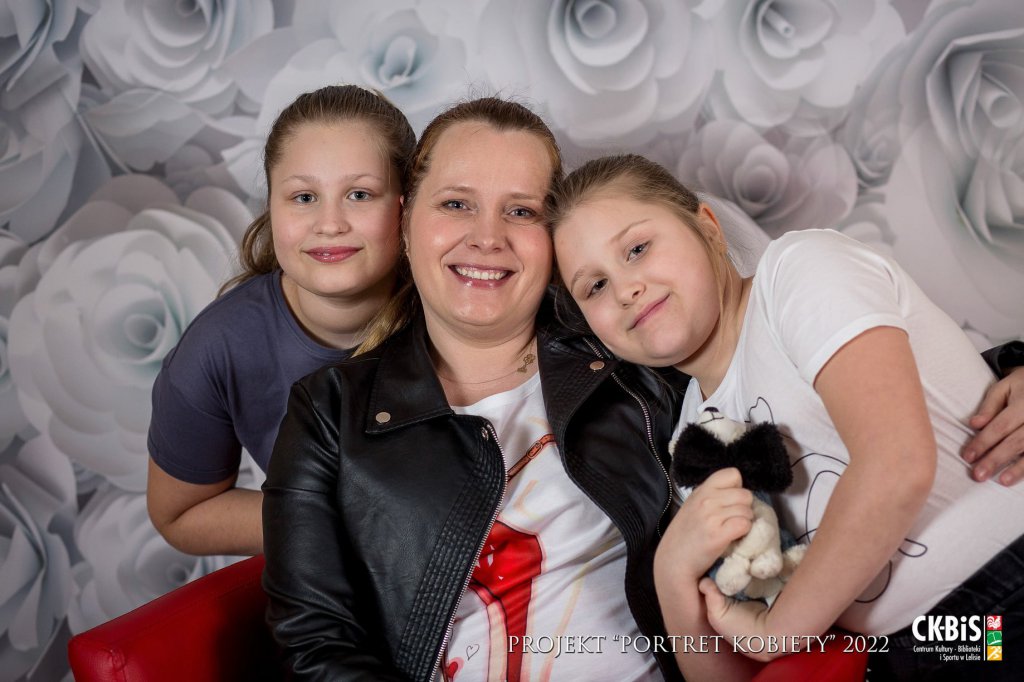 „Pokoleniowy Portret Kobiety 2022” – podsumowanie akcji [8.03.2022] - zdjęcie #9 - eOstroleka.pl