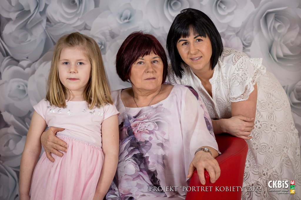 „Pokoleniowy Portret Kobiety 2022” – podsumowanie akcji [8.03.2022] - zdjęcie #5 - eOstroleka.pl