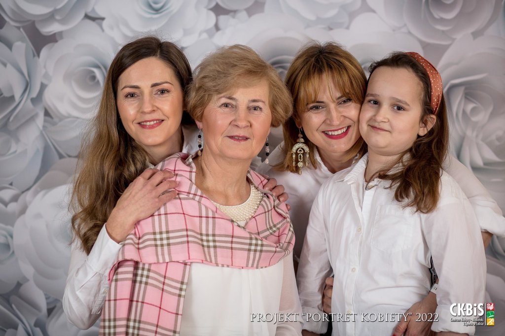 „Pokoleniowy Portret Kobiety 2022” – podsumowanie akcji [8.03.2022] - zdjęcie #34 - eOstroleka.pl