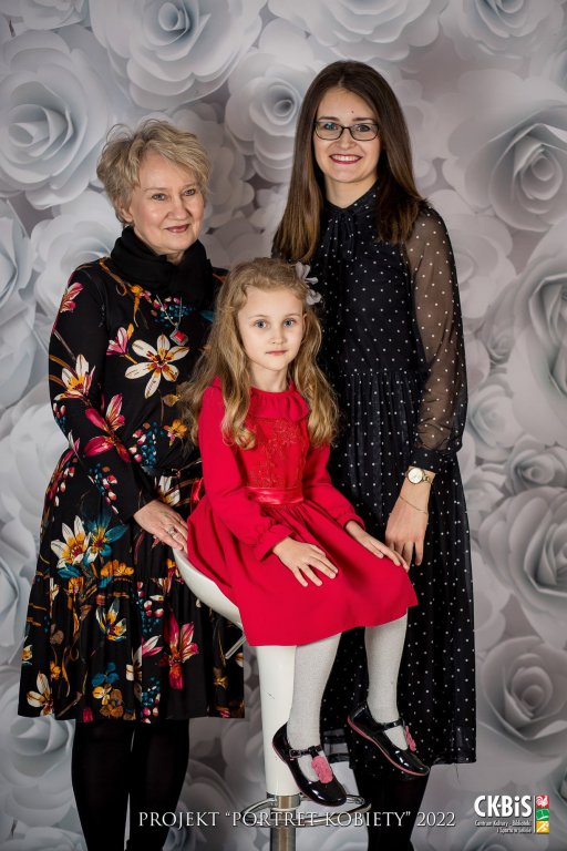 „Pokoleniowy Portret Kobiety 2022” – podsumowanie akcji [8.03.2022] - zdjęcie #2 - eOstroleka.pl