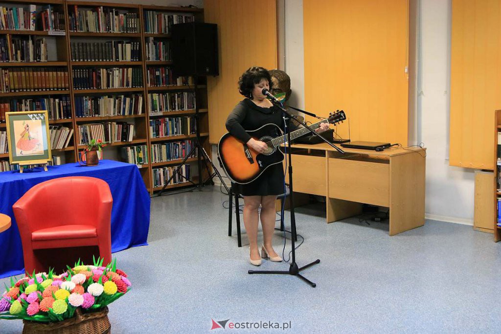 O „Kobietach z Puszczy” w ostrołęckiej bibliotece [08.03.2022] - zdjęcie #8 - eOstroleka.pl