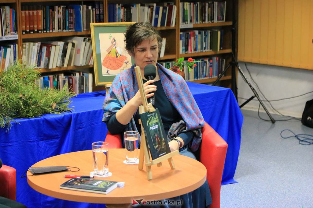 O „Kobietach z Puszczy” w ostrołęckiej bibliotece [08.03.2022] - zdjęcie #25 - eOstroleka.pl