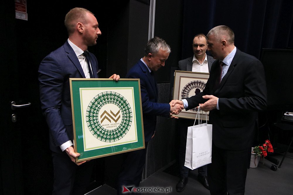 XLV Sesja Rady Powiatu Ostrołęckiego [9.03.2022] - zdjęcie #11 - eOstroleka.pl