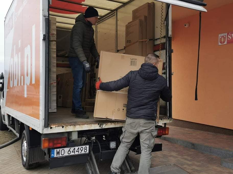 Rzekuń solidnie wspiera uchodźców z Ukrainy [10.03.2022] - zdjęcie #31 - eOstroleka.pl
