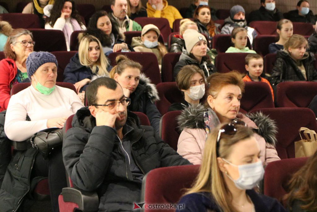 Spotkanie organizacyjno-informacyjny dla uchodźców z Ukrainy [11.03.2022] - zdjęcie #12 - eOstroleka.pl