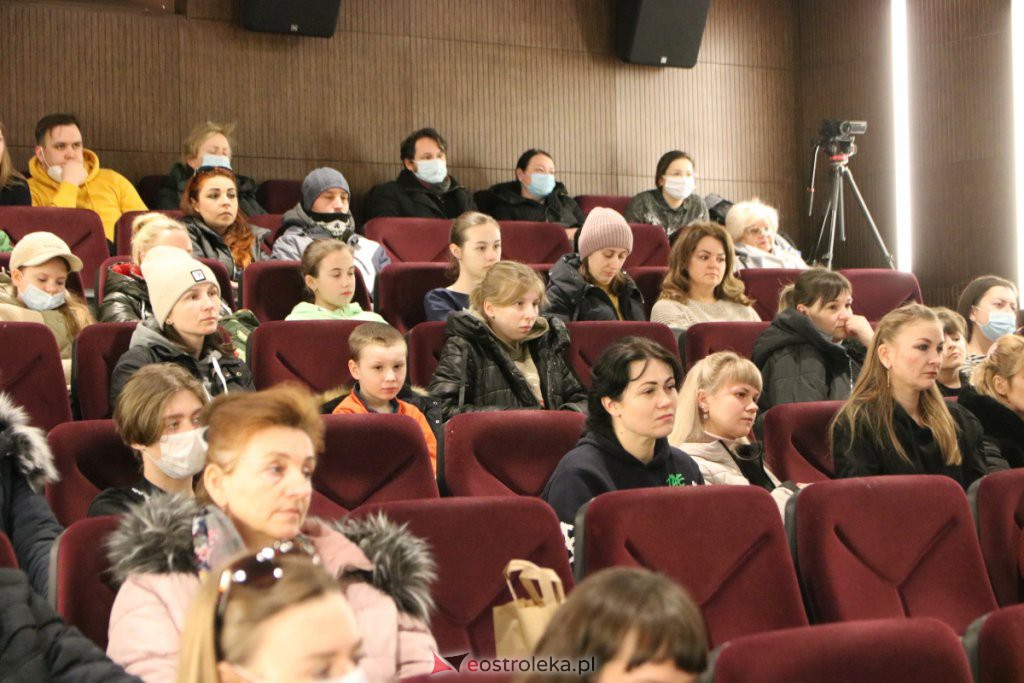 Spotkanie organizacyjno-informacyjny dla uchodźców z Ukrainy [11.03.2022] - zdjęcie #14 - eOstroleka.pl