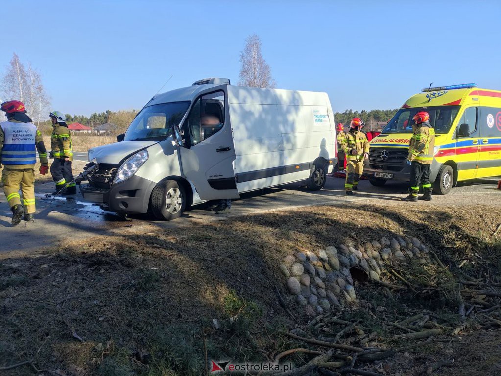 Uwaga kierowcy! Poważny wypadek na DK-53 w miejscowości Zabrodzie [14.03.2022] - zdjęcie #10 - eOstroleka.pl