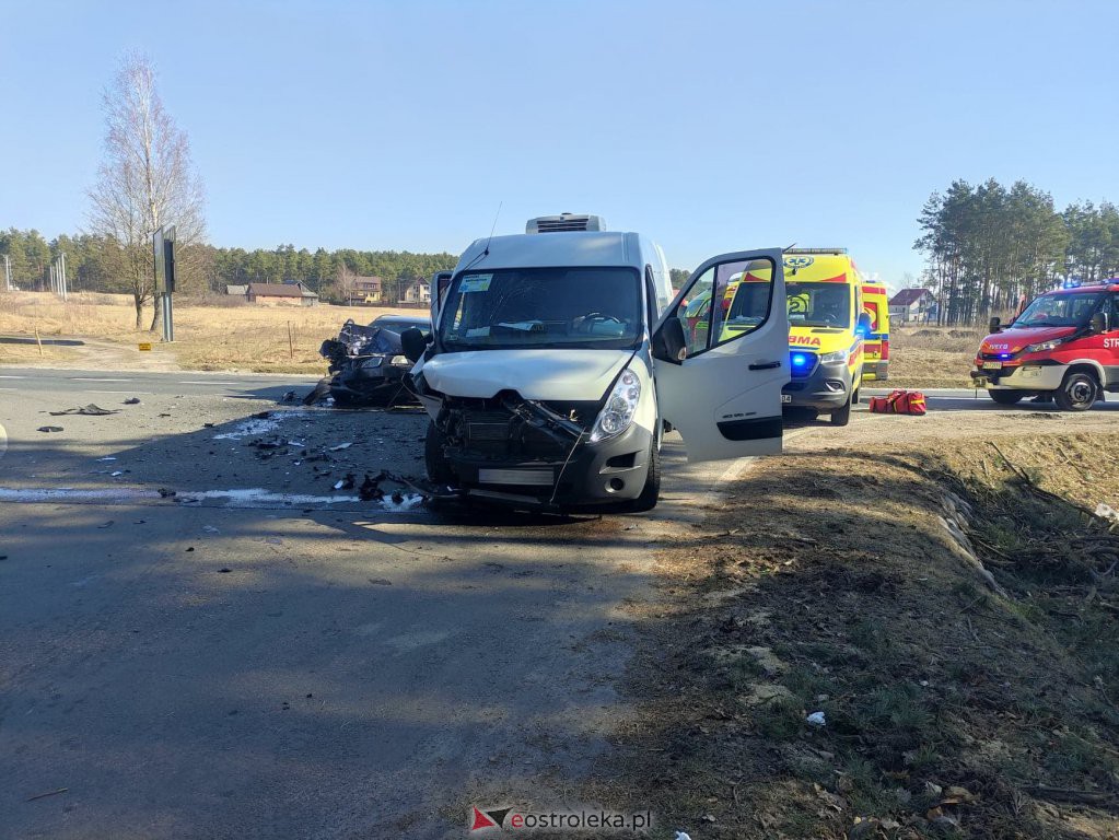 Uwaga kierowcy! Poważny wypadek na DK-53 w miejscowości Zabrodzie [14.03.2022] - zdjęcie #6 - eOstroleka.pl