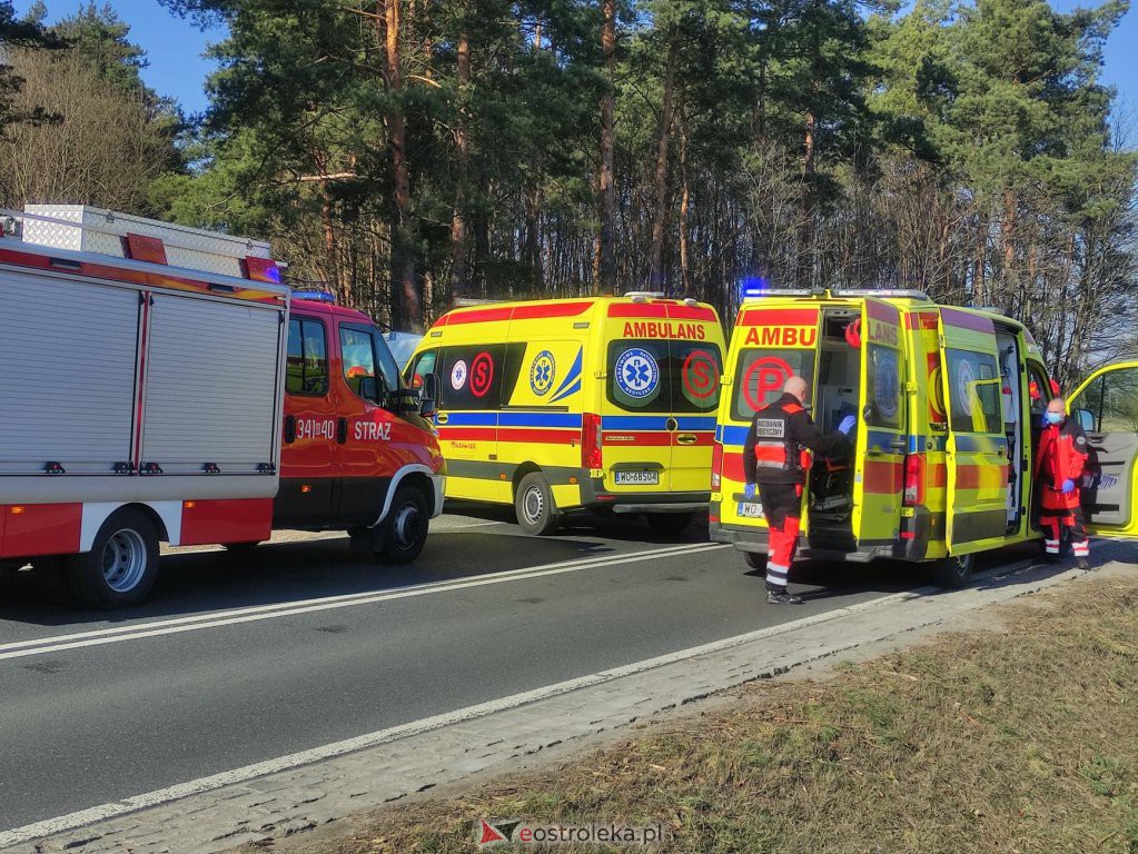 Uwaga kierowcy! Poważny wypadek na DK-53 w miejscowości Zabrodzie [14.03.2022] - zdjęcie #9 - eOstroleka.pl