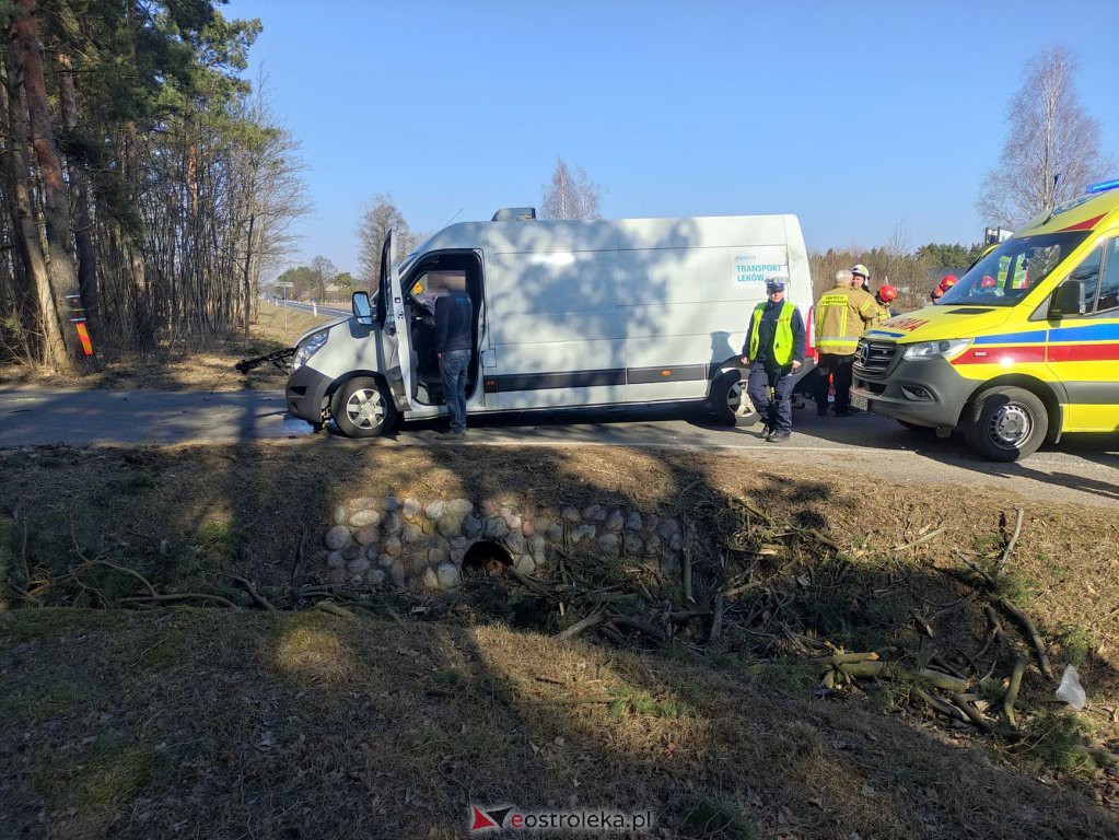 Uwaga kierowcy! Poważny wypadek na DK-53 w miejscowości Zabrodzie [14.03.2022] - zdjęcie #4 - eOstroleka.pl