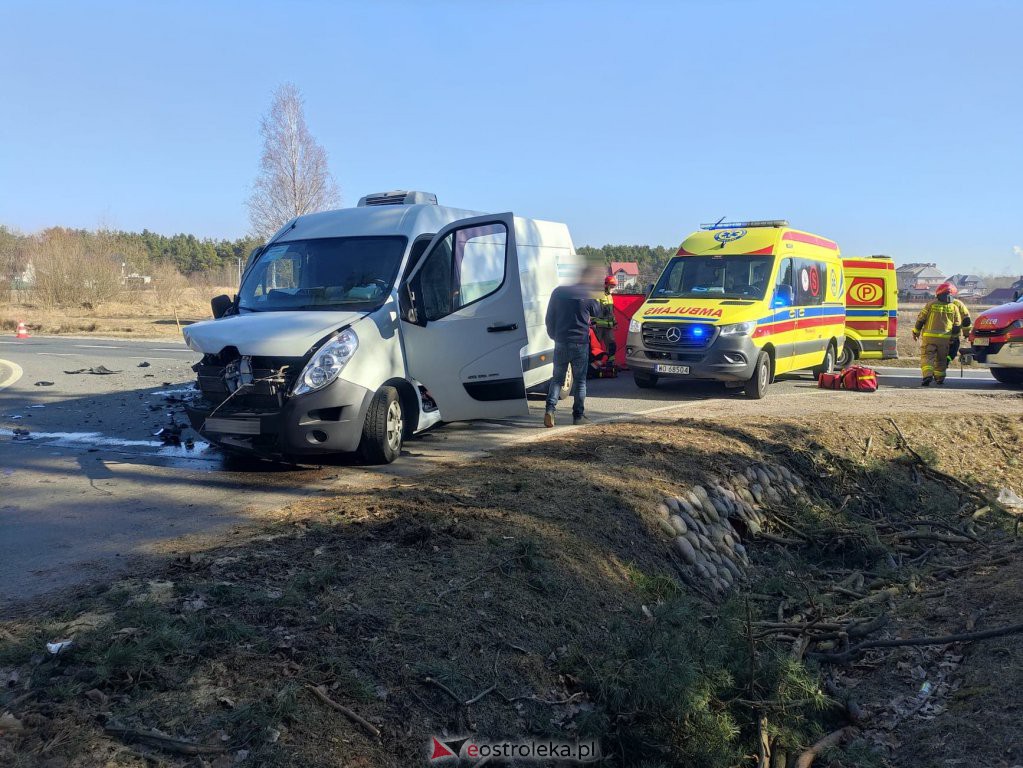 Uwaga kierowcy! Poważny wypadek na DK-53 w miejscowości Zabrodzie [14.03.2022] - zdjęcie #3 - eOstroleka.pl