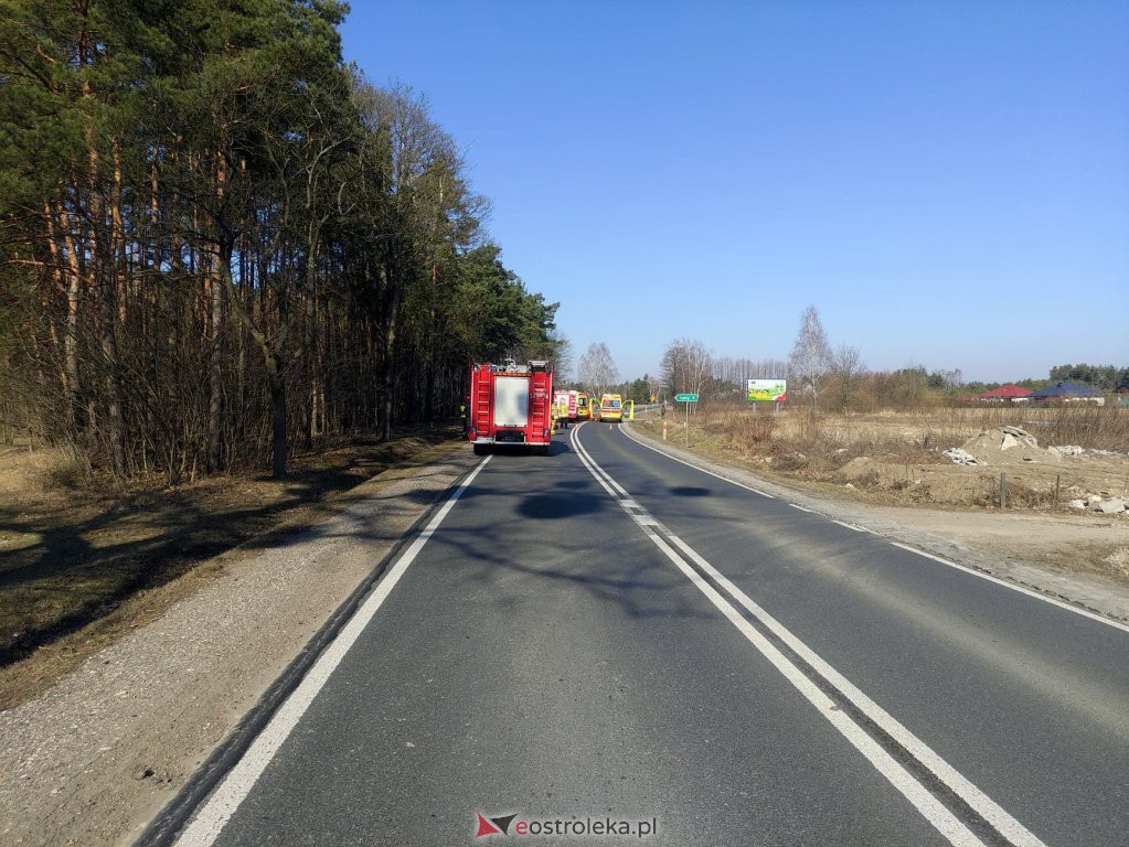 Uwaga kierowcy! Poważny wypadek na DK-53 w miejscowości Zabrodzie [14.03.2022] - zdjęcie #2 - eOstroleka.pl