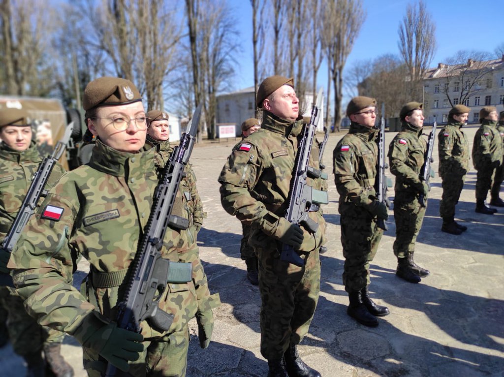 Złożyli przysięgę wojskową, gotowi stanąć w obronie Ojczyzny - zdjęcie #7 - eOstroleka.pl