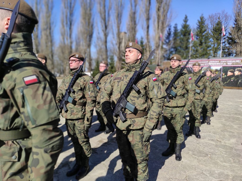 Złożyli przysięgę wojskową, gotowi stanąć w obronie Ojczyzny - zdjęcie #8 - eOstroleka.pl