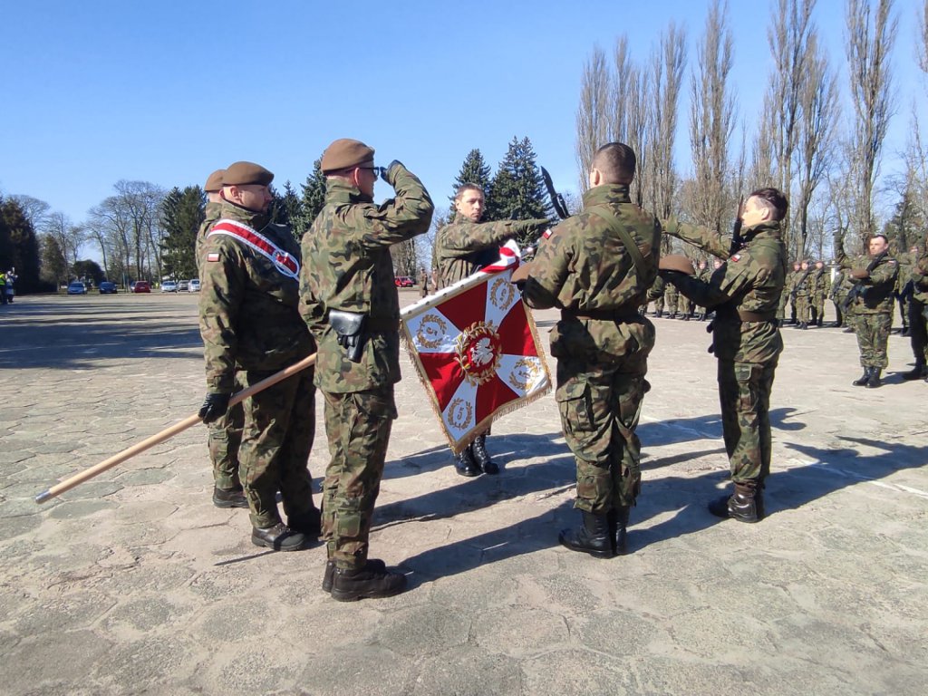 Złożyli przysięgę wojskową, gotowi stanąć w obronie Ojczyzny - zdjęcie #9 - eOstroleka.pl