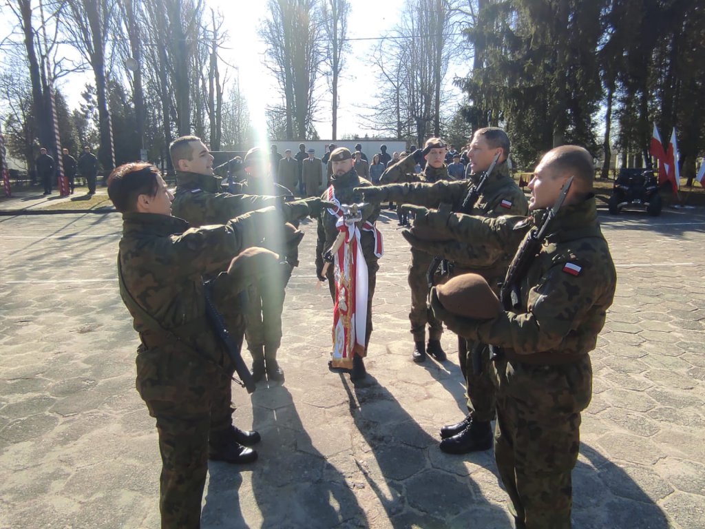Złożyli przysięgę wojskową, gotowi stanąć w obronie Ojczyzny - zdjęcie #10 - eOstroleka.pl