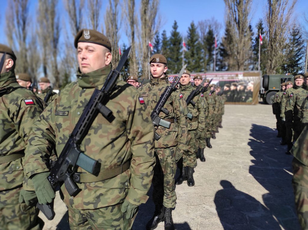 Złożyli przysięgę wojskową, gotowi stanąć w obronie Ojczyzny - zdjęcie #11 - eOstroleka.pl