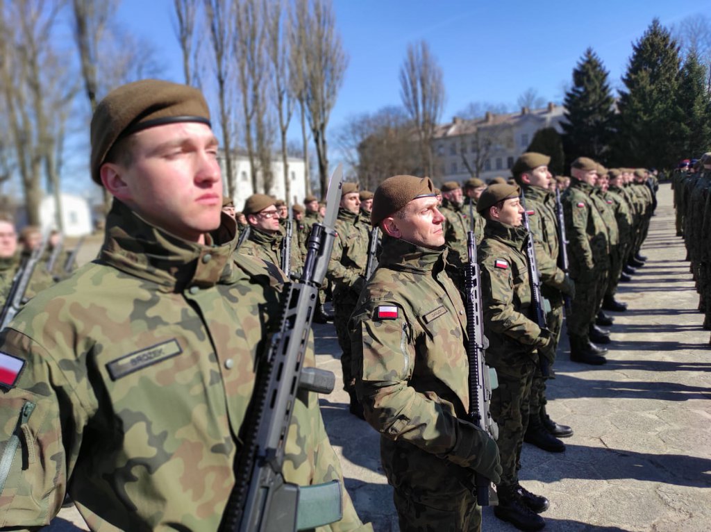 Złożyli przysięgę wojskową, gotowi stanąć w obronie Ojczyzny - zdjęcie #4 - eOstroleka.pl