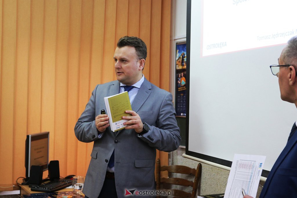 Społeczna Akademia Umiejętności z Tomaszem Jędrzejczakiem [16.03.2022] - zdjęcie #2 - eOstroleka.pl