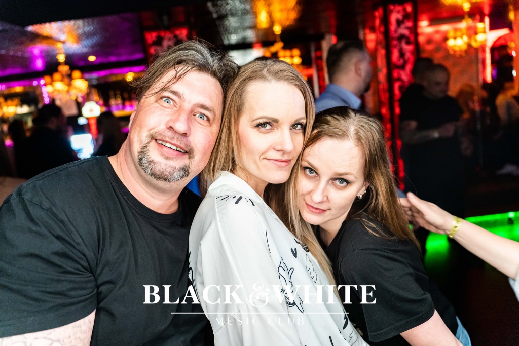 Rzucam worki w tłum. Tematyczne party w Clubie Black&White [12.03.2022] - zdjęcie #41 - eOstroleka.pl