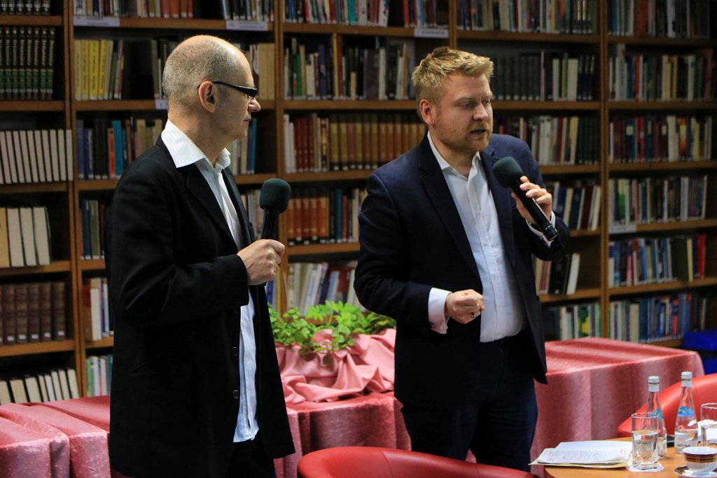 Wiesław Rzońca i Karol Samsel w ostrołęckiej bibliotece. Romantyzm i jego rewizje [18.03.2022] - zdjęcie #13 - eOstroleka.pl
