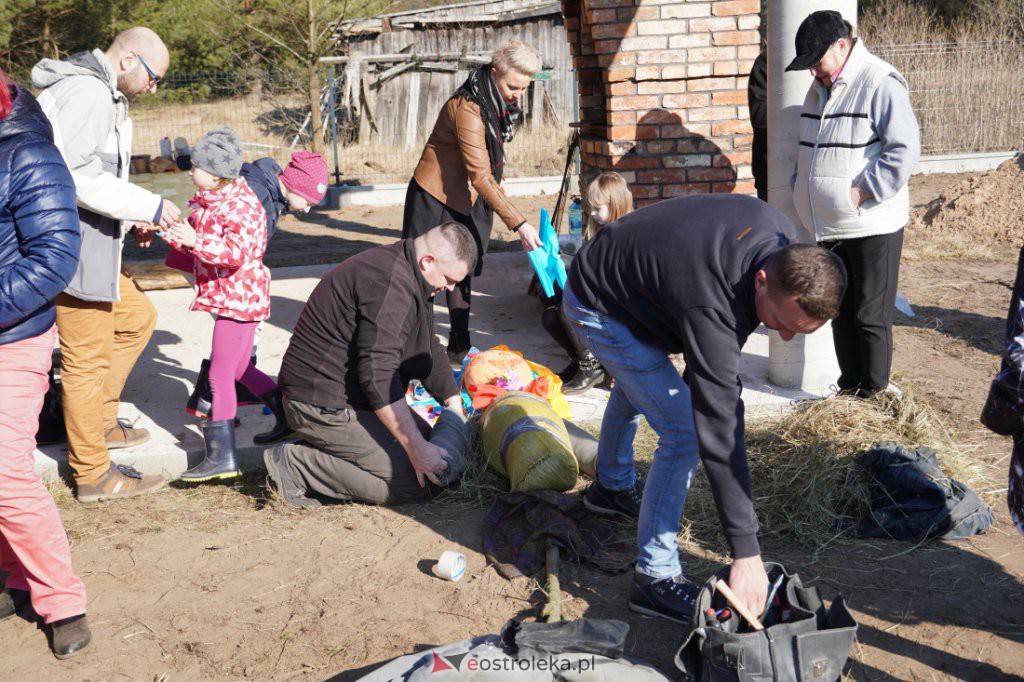 Topienie Marzanny w miejscowości Szkwa [19.03.2022] - zdjęcie #1 - eOstroleka.pl