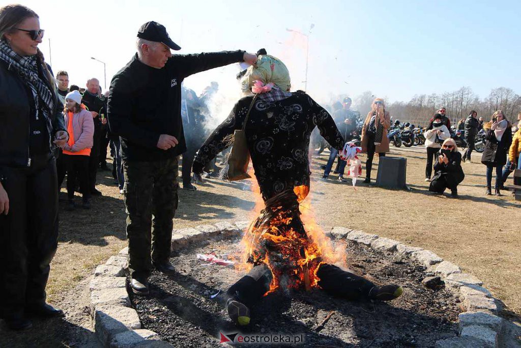 Topienie Marzanny w Ostrołęce [20.03.2022] - zdjęcie #77 - eOstroleka.pl