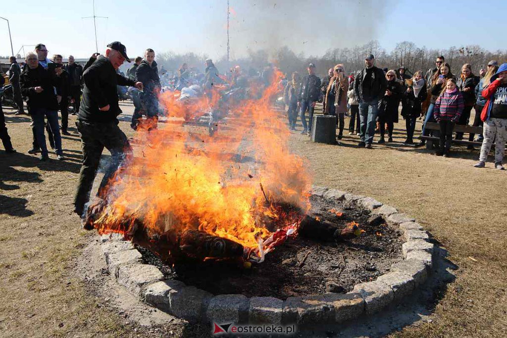 Topienie Marzanny w Ostrołęce [20.03.2022] - zdjęcie #80 - eOstroleka.pl