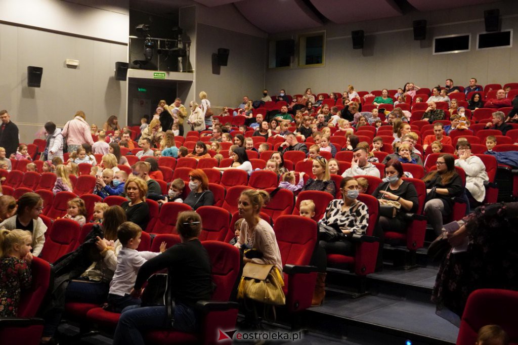 Godziny dla Rodziny: spektakl pt. Świnki 3 - Pepa, Mela, Kwi [20.03.2022] - zdjęcie #21 - eOstroleka.pl