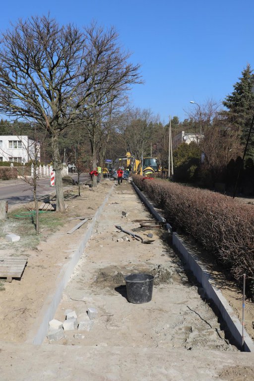 Przy Podchorążych wymieniają chodniki [22.03.2022] - zdjęcie #4 - eOstroleka.pl