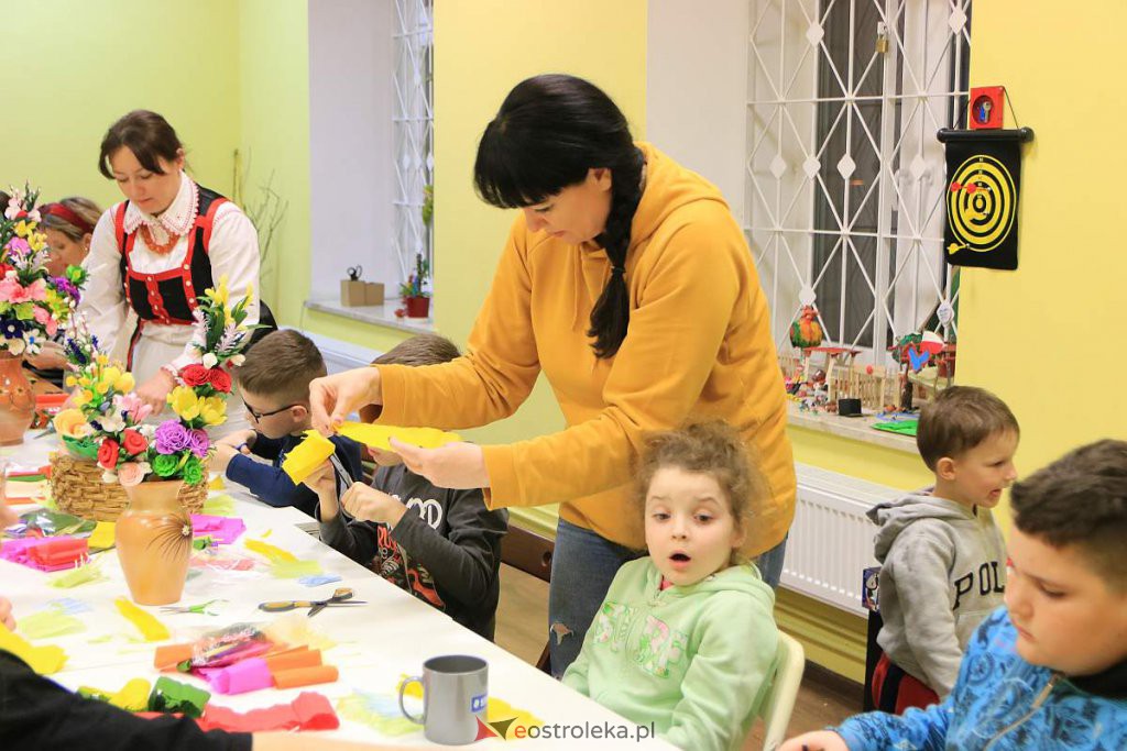 „Porozmawiajmy przy herbacie”. Twórcze spotkanie z wielkanocnym motywem [22.03.2022] - zdjęcie #21 - eOstroleka.pl