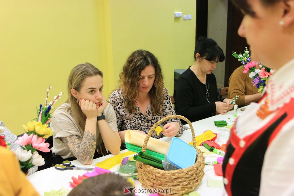 „Porozmawiajmy przy herbacie”. Twórcze spotkanie z wielkanocnym motywem [22.03.2022] - zdjęcie #18 - eOstroleka.pl