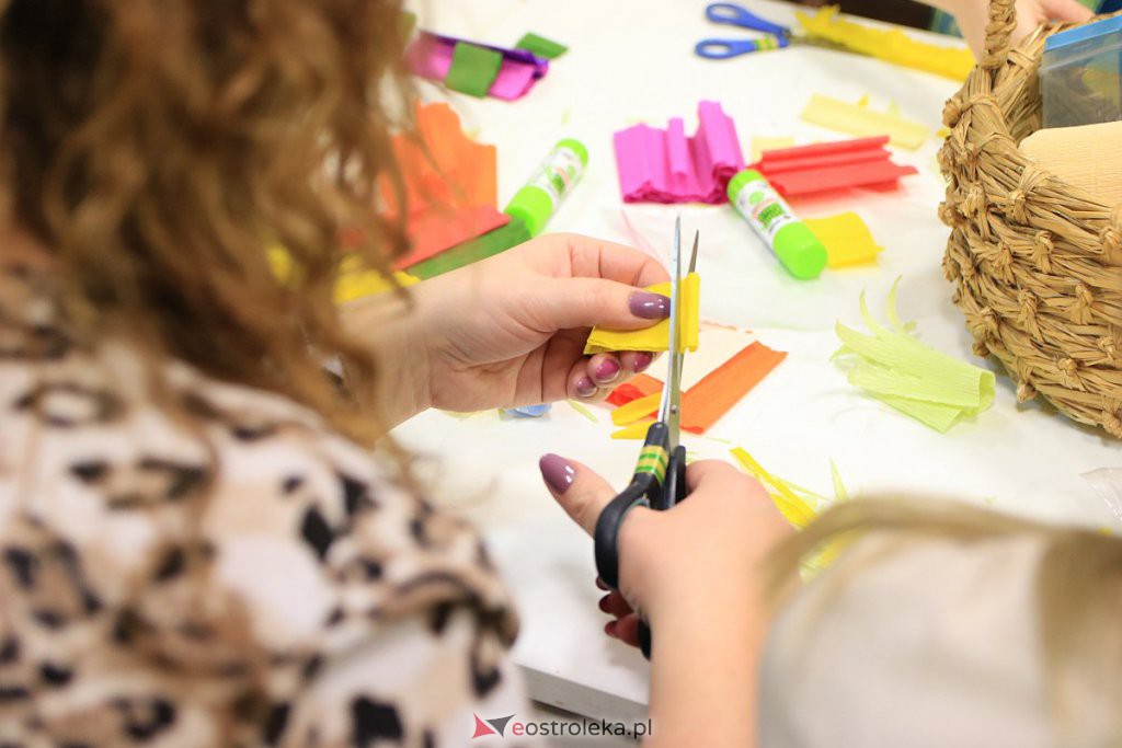 „Porozmawiajmy przy herbacie”. Twórcze spotkanie z wielkanocnym motywem [22.03.2022] - zdjęcie #10 - eOstroleka.pl