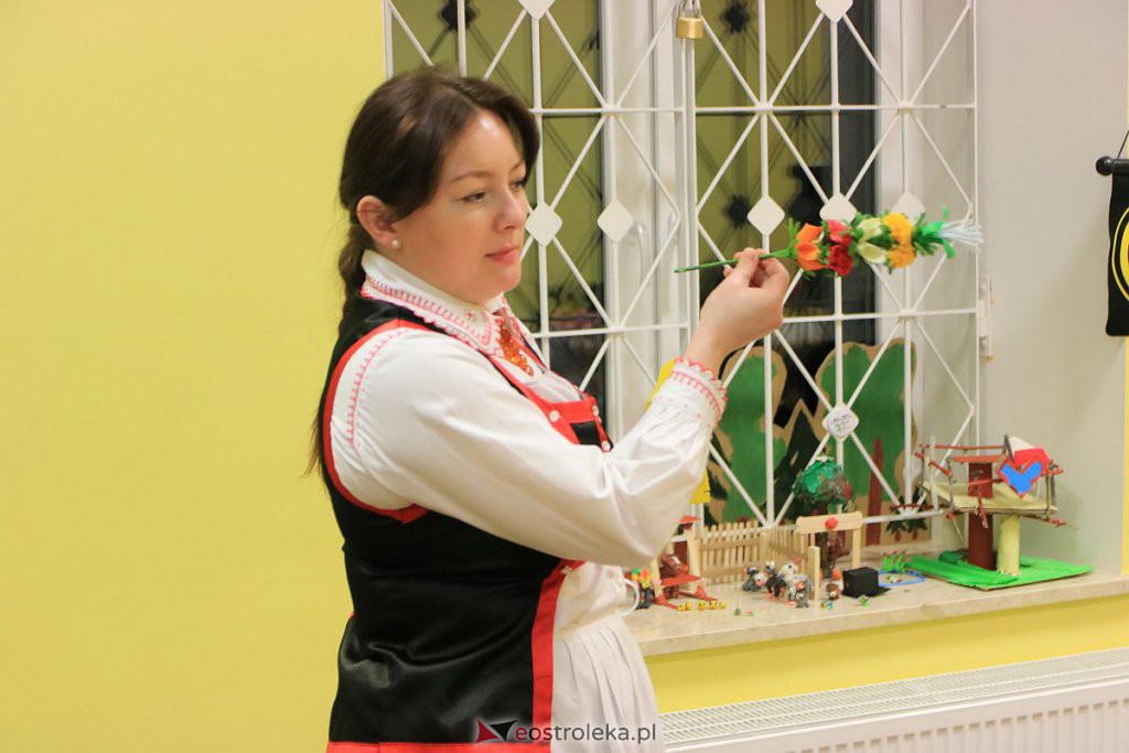 „Porozmawiajmy przy herbacie”. Twórcze spotkanie z wielkanocnym motywem [22.03.2022] - zdjęcie #8 - eOstroleka.pl