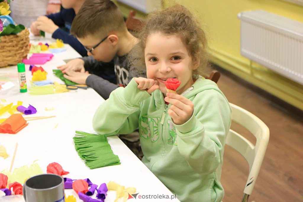 „Porozmawiajmy przy herbacie”. Twórcze spotkanie z wielkanocnym motywem [22.03.2022] - zdjęcie #2 - eOstroleka.pl