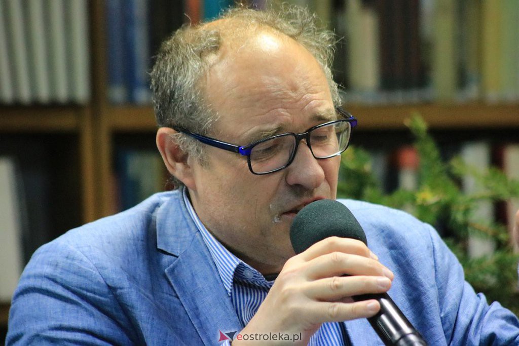 „Mały Oświęcim. Dziecięcy obóz w Łodzi” – spotkanie z autorem książki w ostrołęckiej bibliotece [22.03.2022] - zdjęcie #7 - eOstroleka.pl