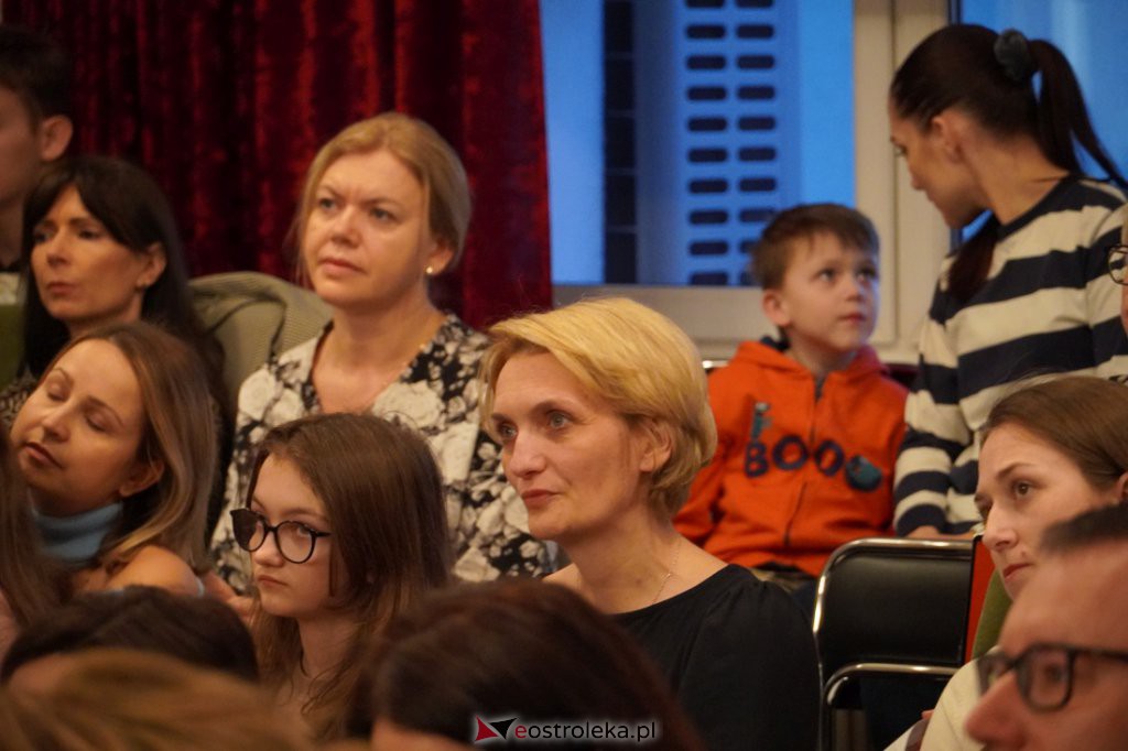 Koncert charytatywny Muzyczna dla Ukrainy - zdjęcie #31 - eOstroleka.pl