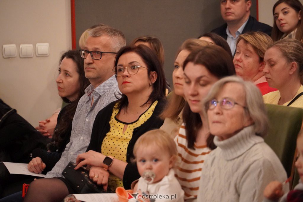 Koncert charytatywny Muzyczna dla Ukrainy - zdjęcie #29 - eOstroleka.pl