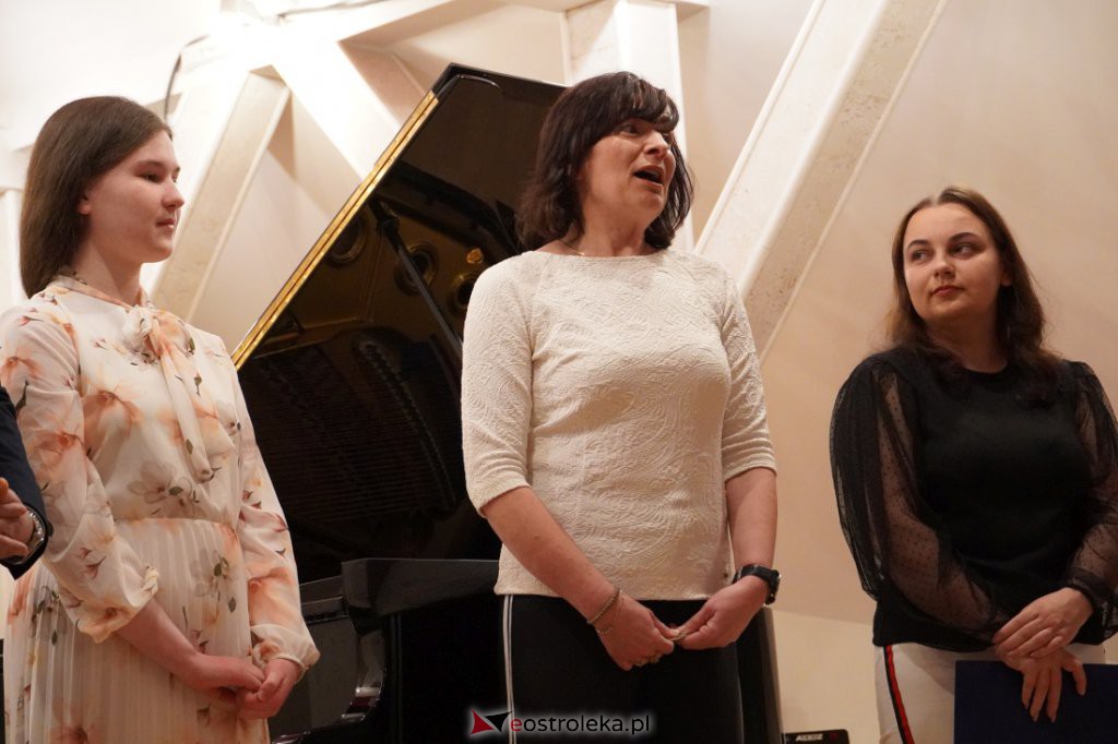 Koncert charytatywny Muzyczna dla Ukrainy - zdjęcie #22 - eOstroleka.pl