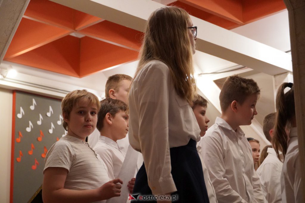 Koncert charytatywny Muzyczna dla Ukrainy - zdjęcie #13 - eOstroleka.pl