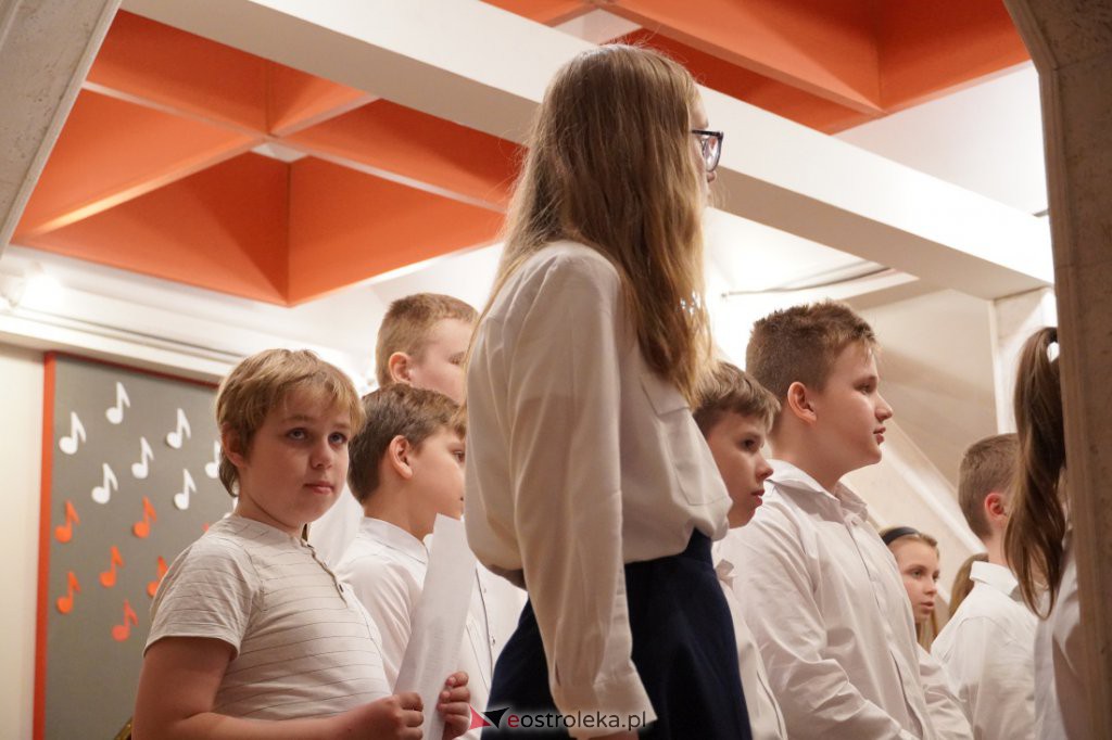 Koncert charytatywny Muzyczna dla Ukrainy - zdjęcie #12 - eOstroleka.pl