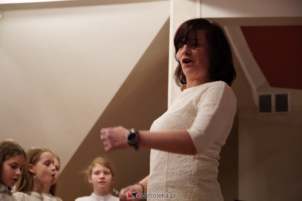 Koncert charytatywny Muzyczna dla Ukrainy - zdjęcie #11 - eOstroleka.pl