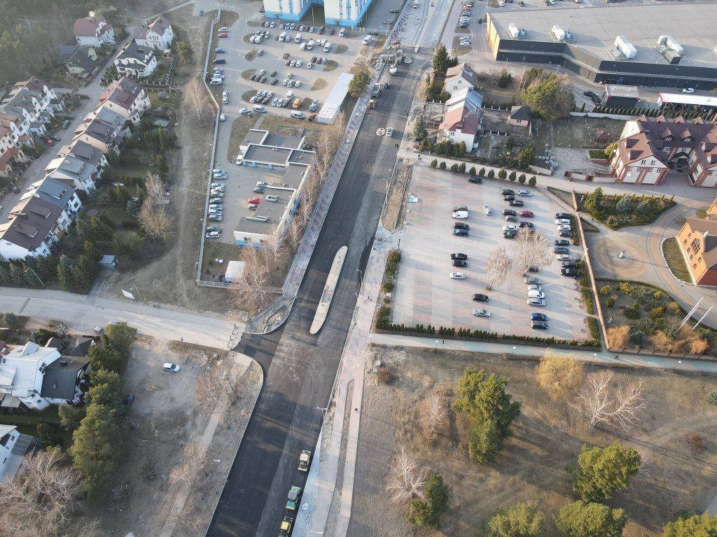 Na Goworowskiej kładą asfalt [25.03.2022] - zdjęcie #3 - eOstroleka.pl