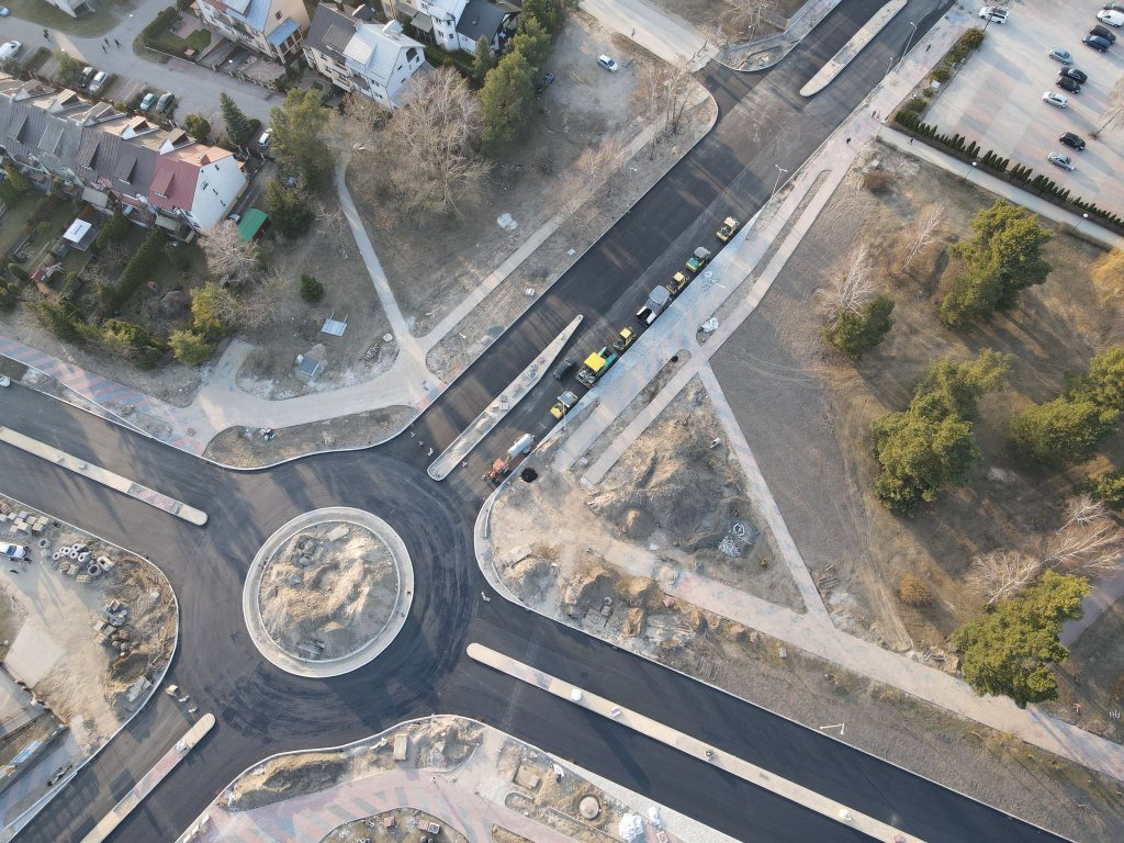 Na Goworowskiej kładą asfalt [25.03.2022] - zdjęcie #4 - eOstroleka.pl