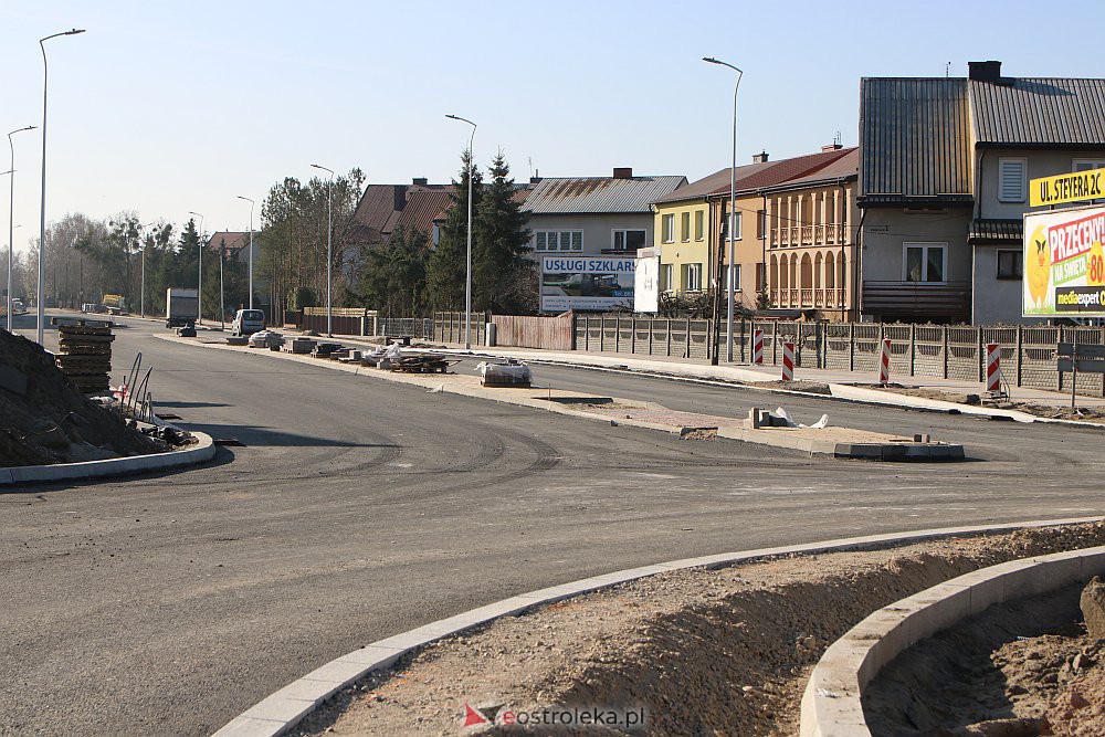 Na Goworowskiej kładą asfalt [25.03.2022] - zdjęcie #25 - eOstroleka.pl