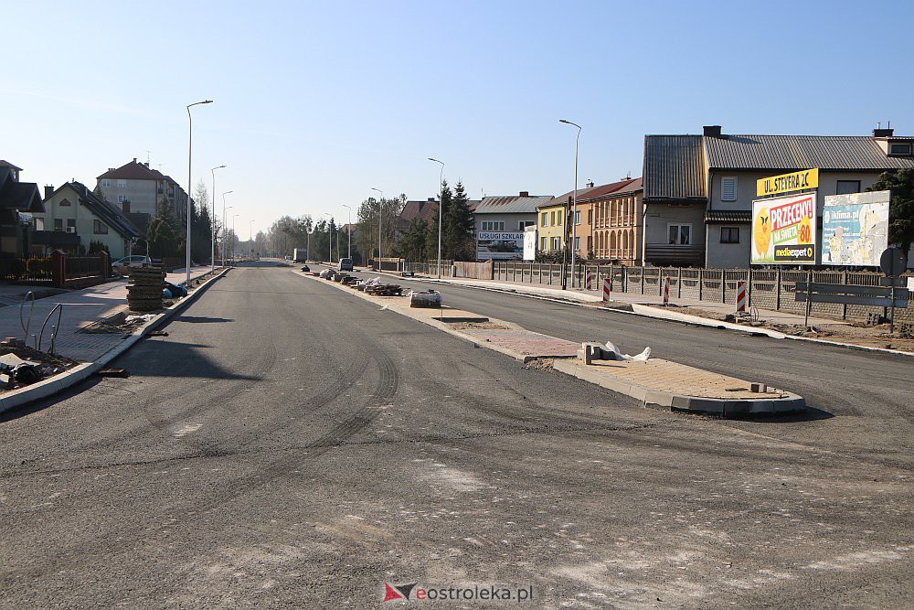 Na Goworowskiej kładą asfalt [25.03.2022] - zdjęcie #29 - eOstroleka.pl