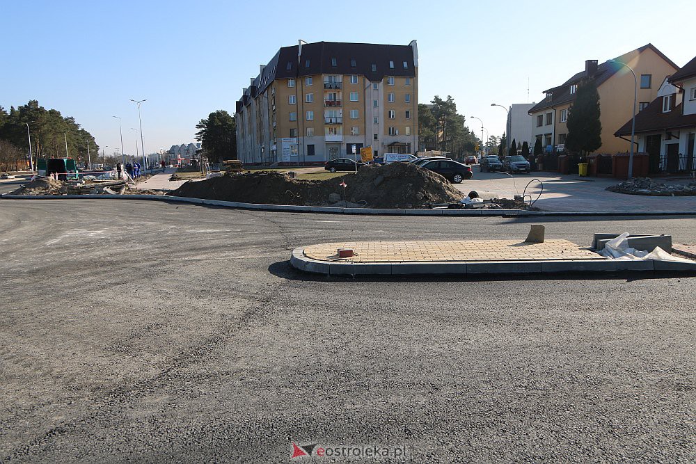 Na Goworowskiej kładą asfalt [25.03.2022] - zdjęcie #33 - eOstroleka.pl